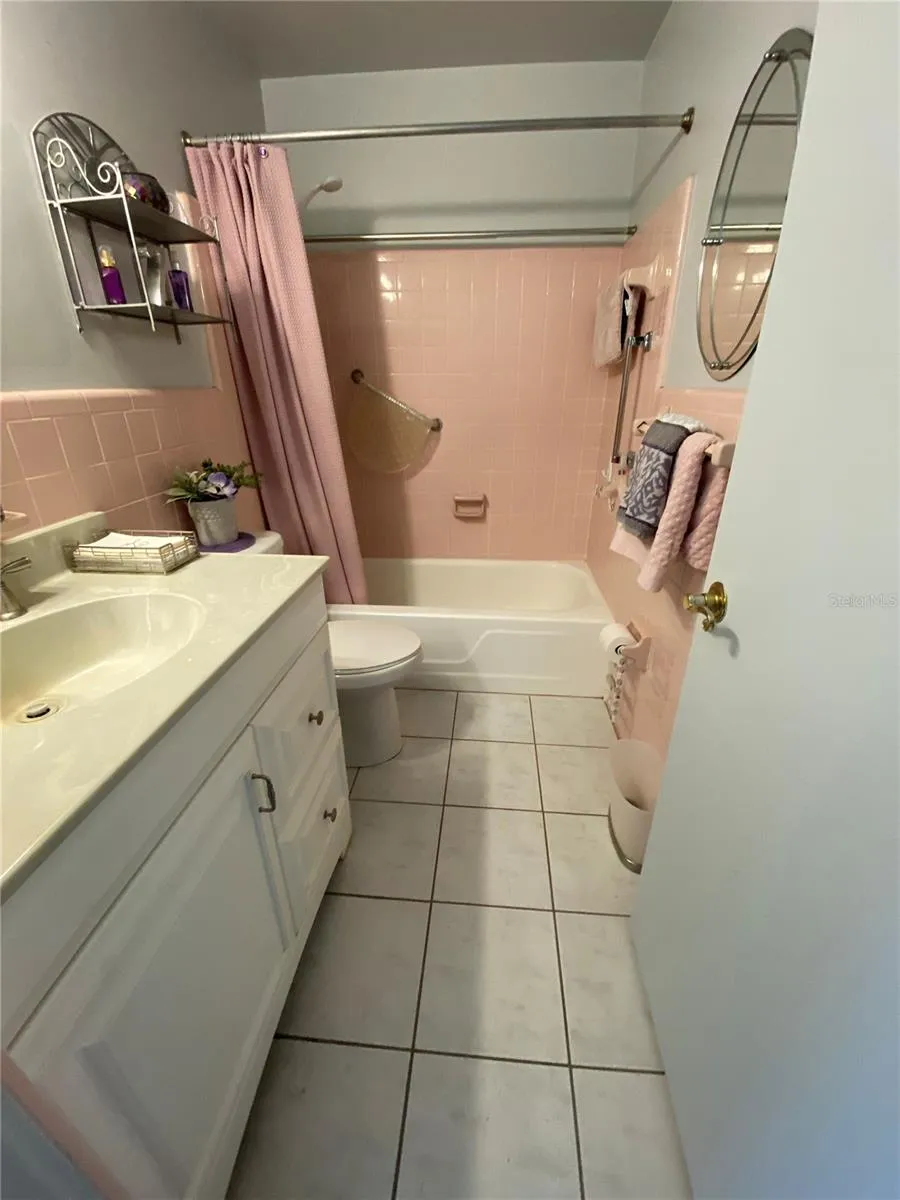 8455 112TH STREET #111 Seminole, FL 33772