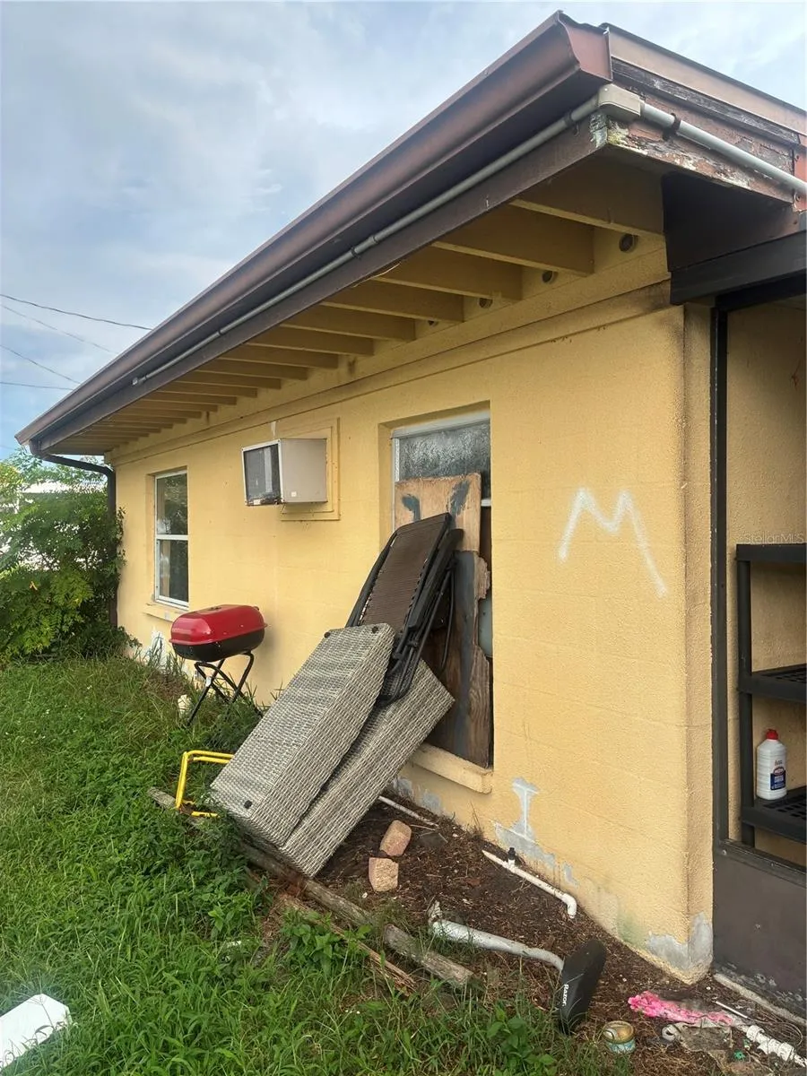 6665 10TH AVENUE St Petersburg, FL 33710