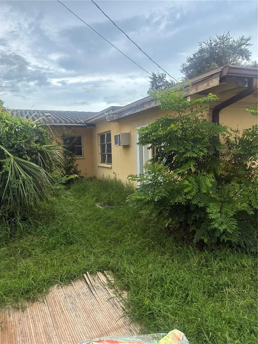 6665 10TH AVENUE St Petersburg, FL 33710