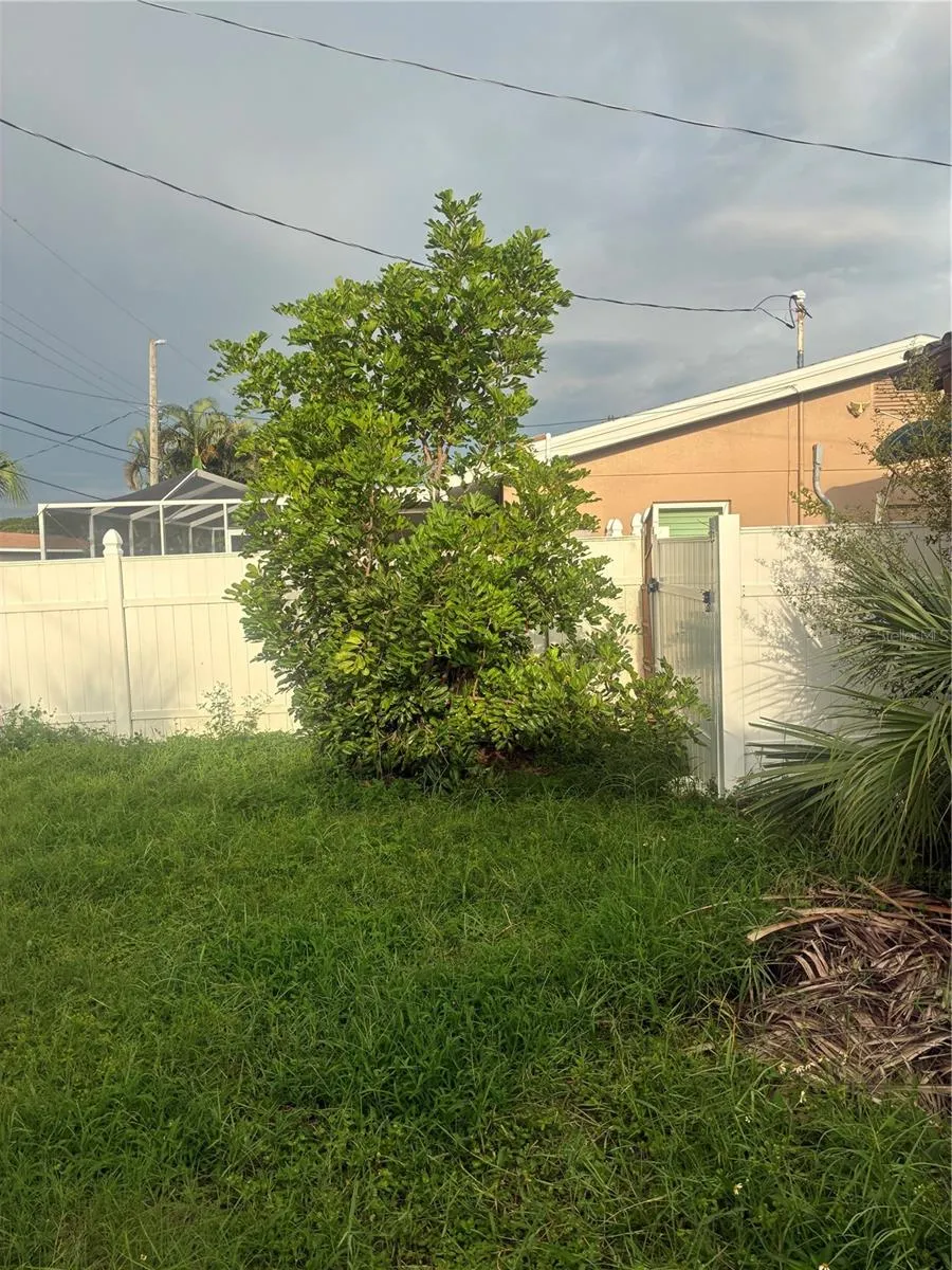 6665 10TH AVENUE St Petersburg, FL 33710