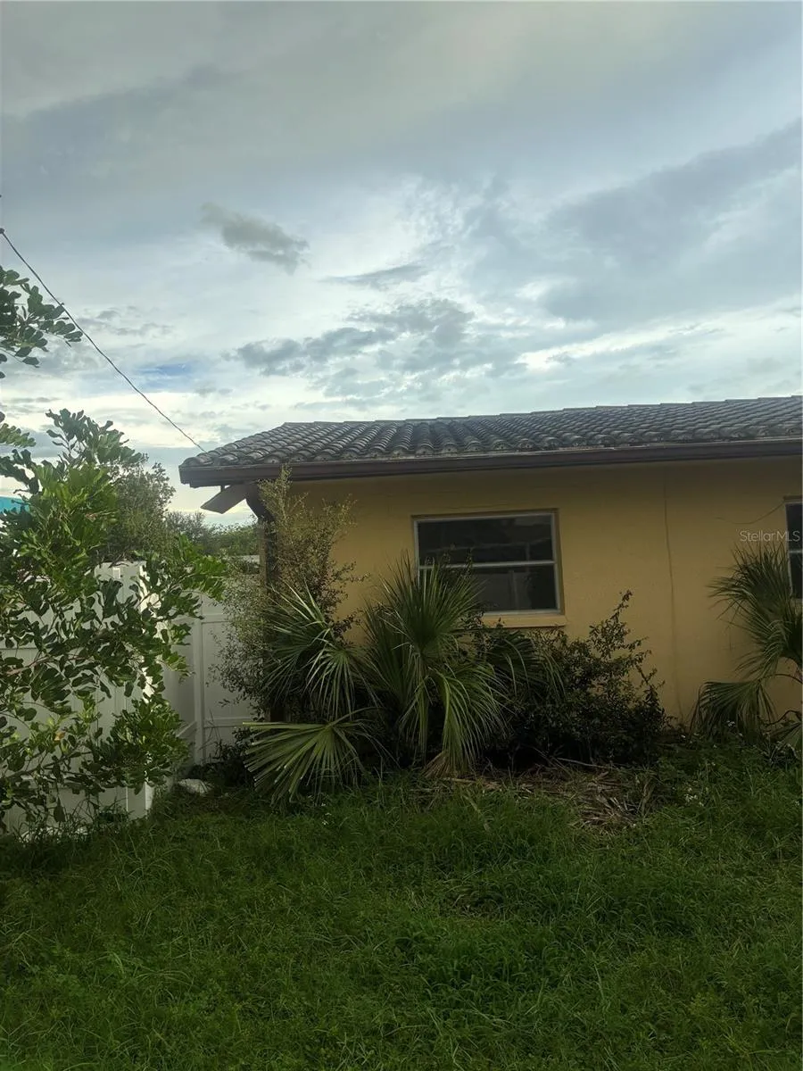 6665 10TH AVENUE St Petersburg, FL 33710