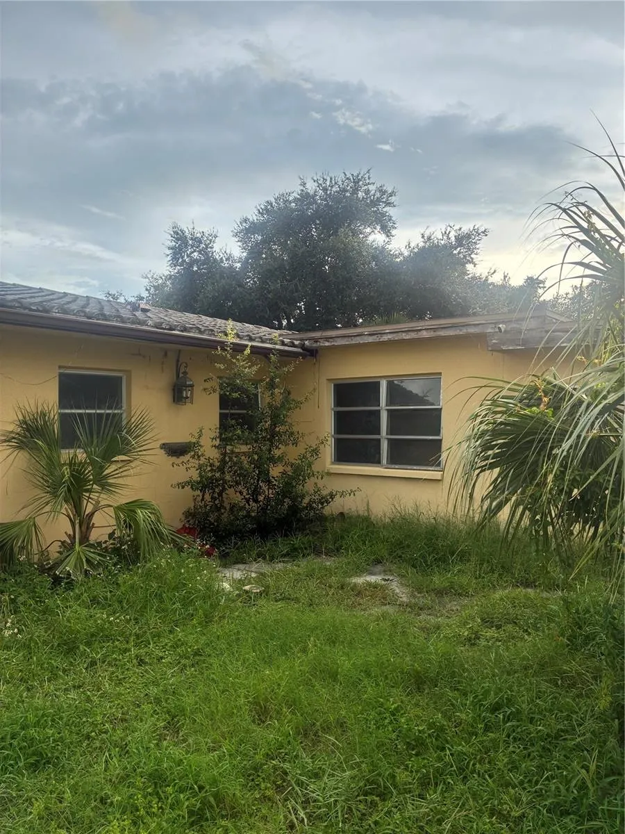 6665 10TH AVENUE St Petersburg, FL 33710
