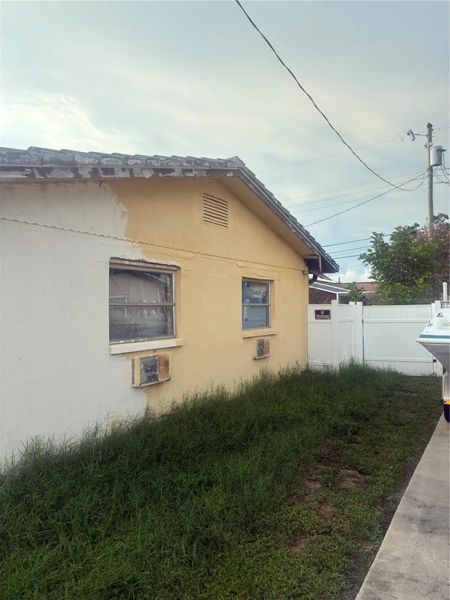 6665 10TH AVENUE St Petersburg, FL 33710