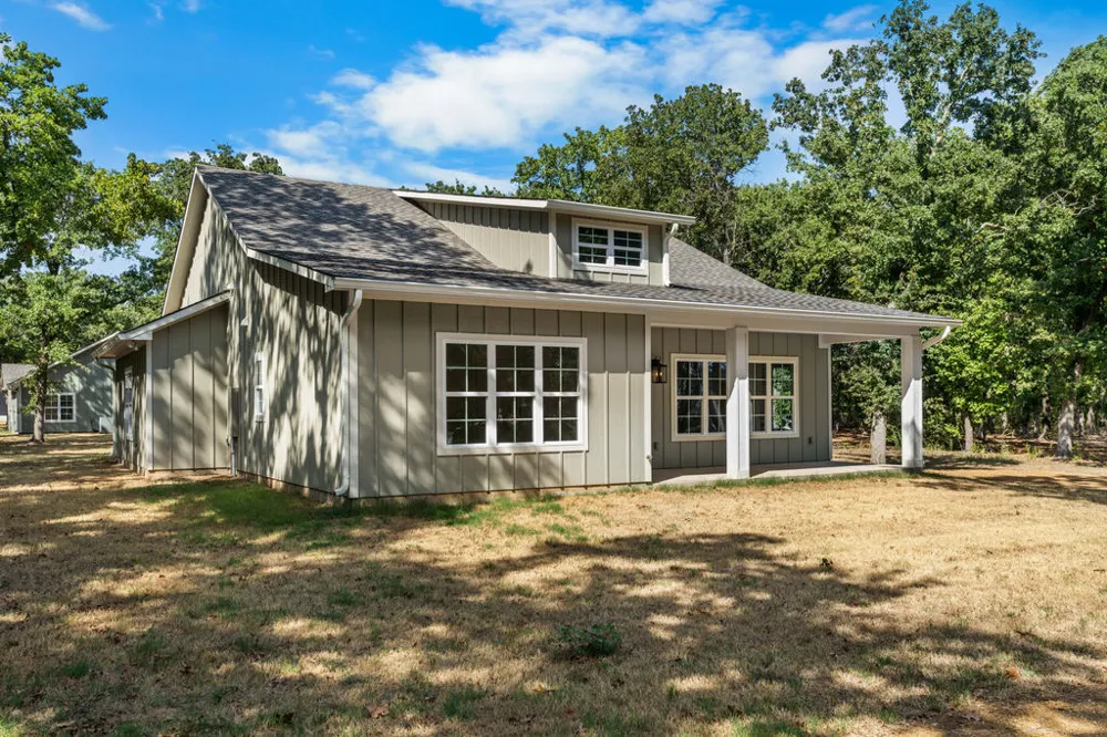 12351 Longboard Loop Kingston, OK 73439