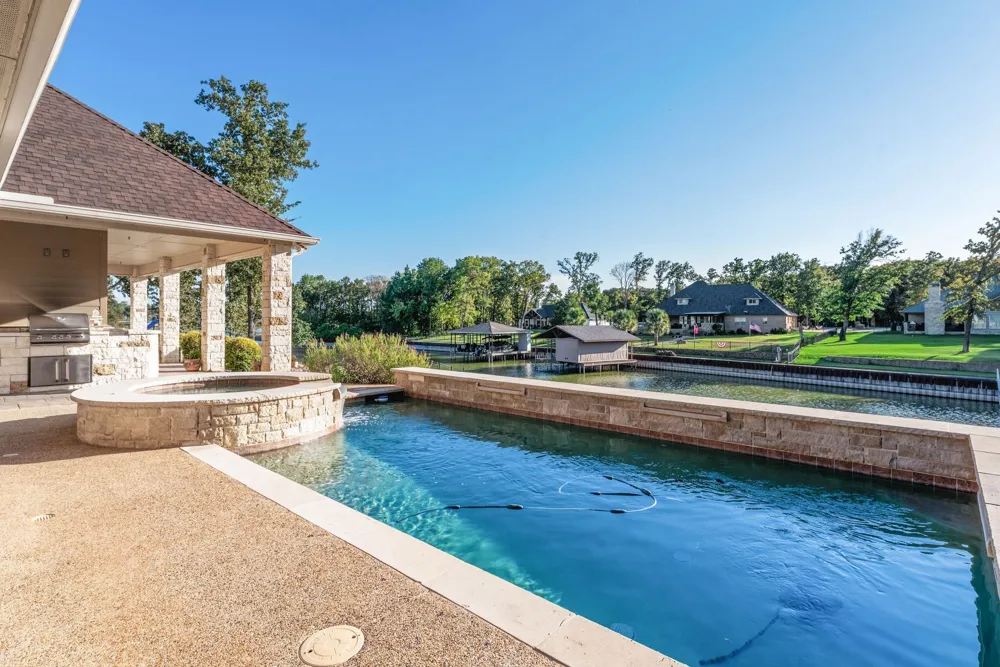 560 Clubhouse Drive Corsicana, TX 75109