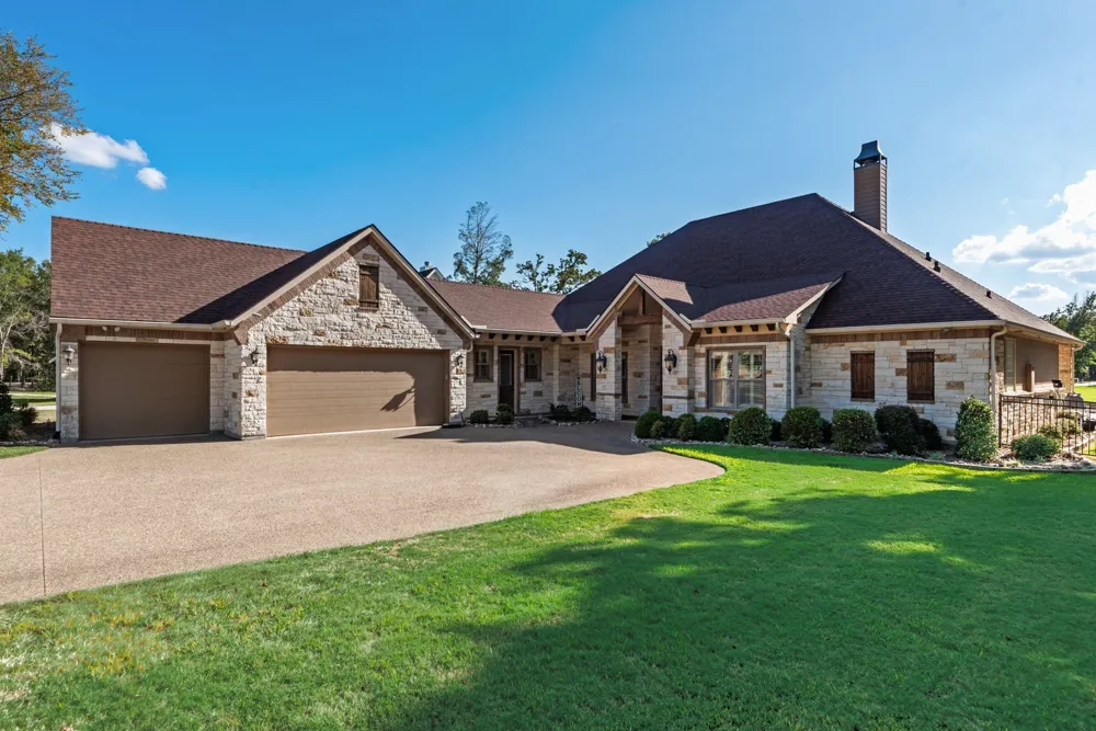 560 Clubhouse Drive Corsicana, TX 75109