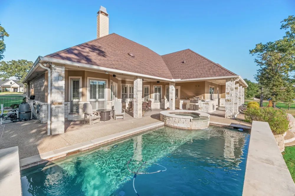 560 Clubhouse Drive Corsicana, TX 75109