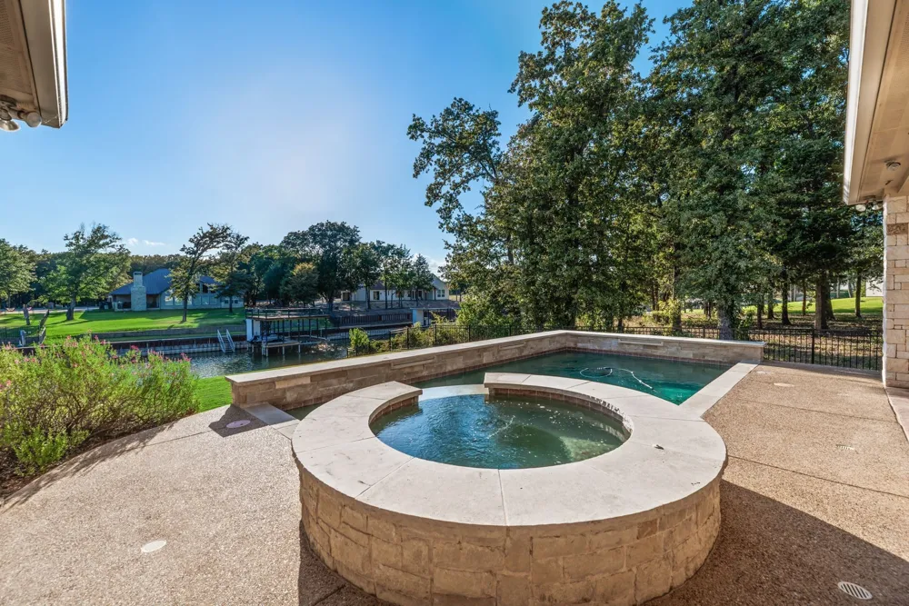 560 Clubhouse Drive Corsicana, TX 75109