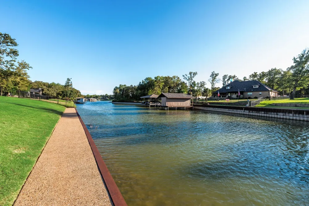 560 Clubhouse Drive Corsicana, TX 75109