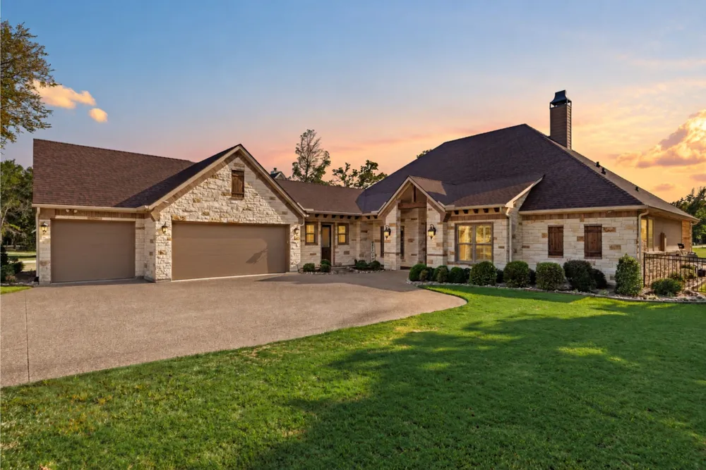 560 Clubhouse Drive Corsicana, TX 75109