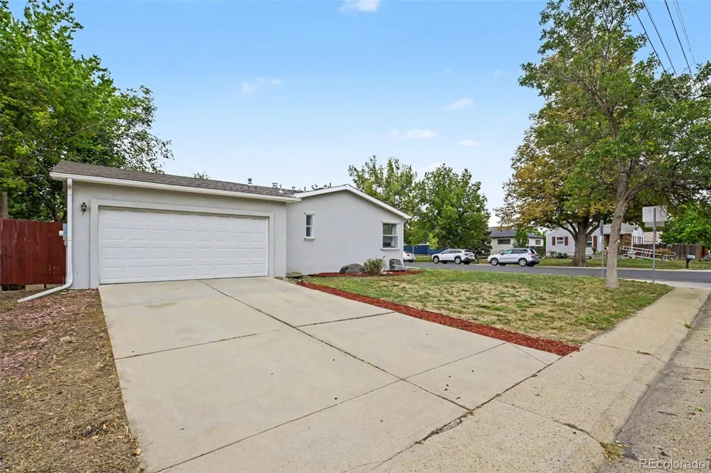 2301 Florence Street Aurora, CO 80010