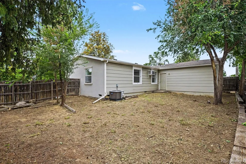 2301 Florence Street Aurora, CO 80010