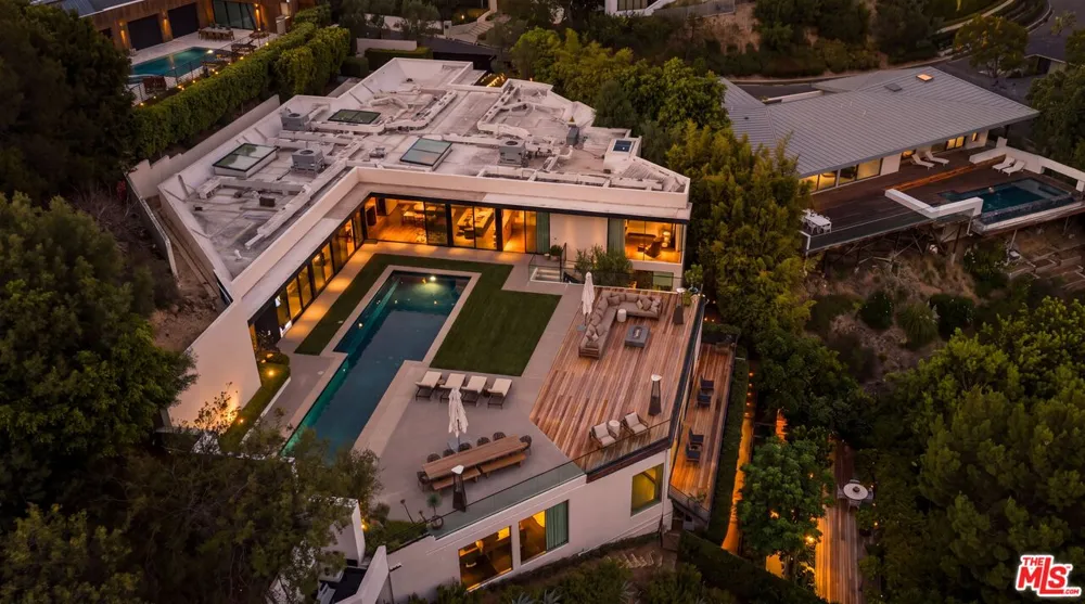 1877 Rising Glen Road Los Angeles, CA 90069