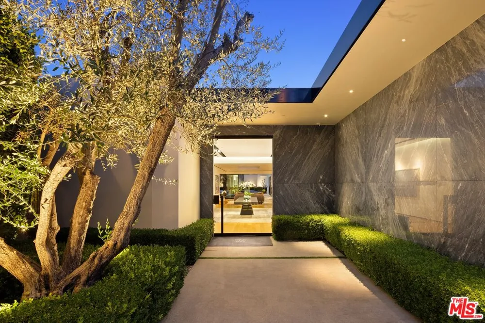1877 Rising Glen Road Los Angeles, CA 90069