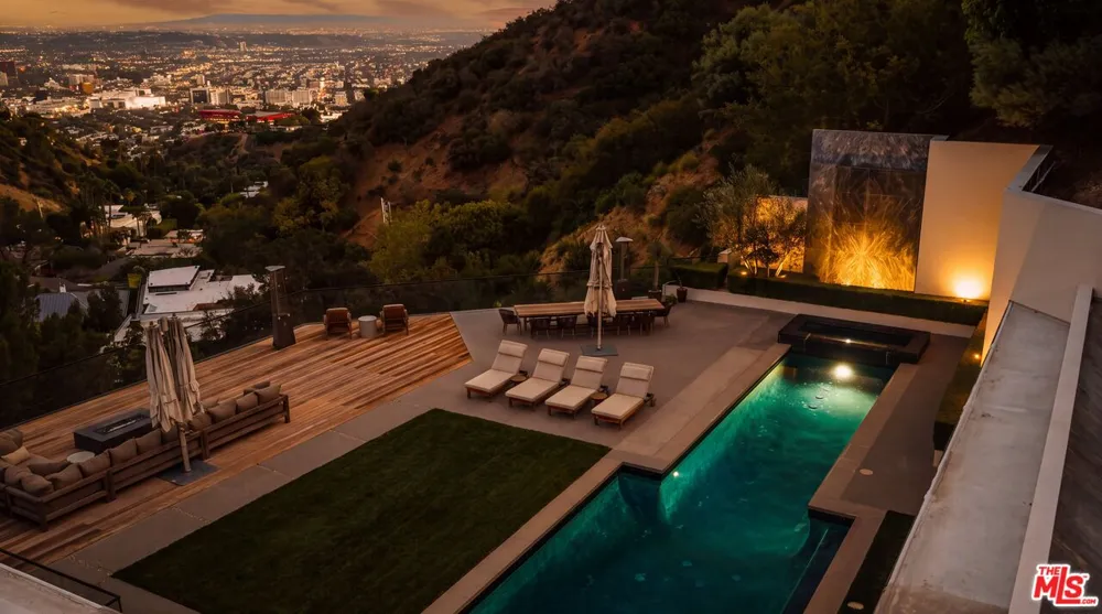 1877 Rising Glen Road Los Angeles, CA 90069