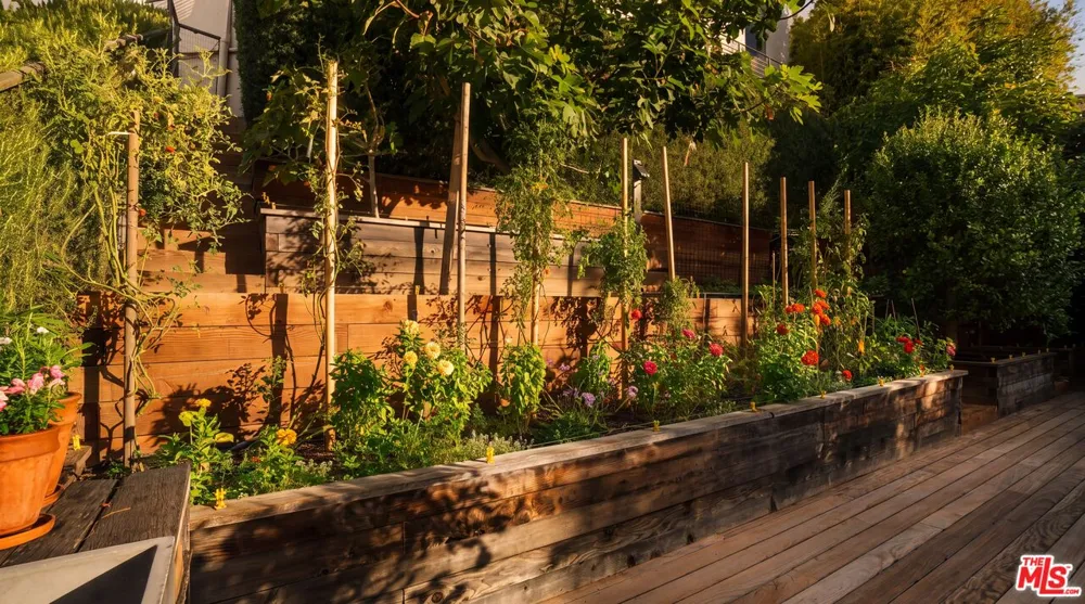 1877 Rising Glen Road Los Angeles, CA 90069
