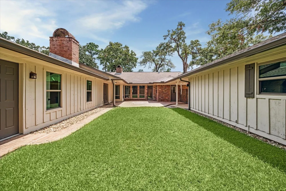 10010 Valley Forge Drive Houston, TX 77042