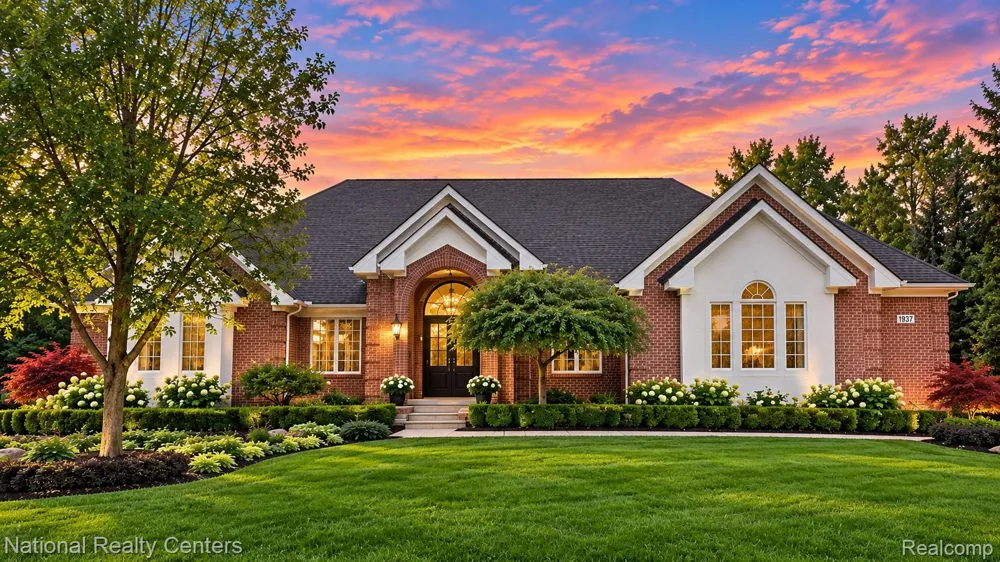 1937 Carsons Cove Commerce Charter Township, MI 48390