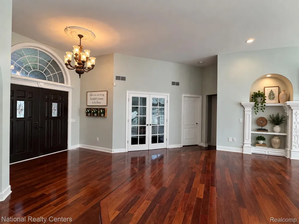 1937 Carsons Cove Commerce Charter Township, MI 48390