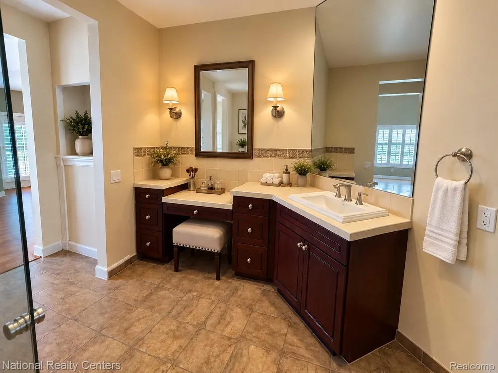 1937 Carsons Cove Commerce Charter Township, MI 48390