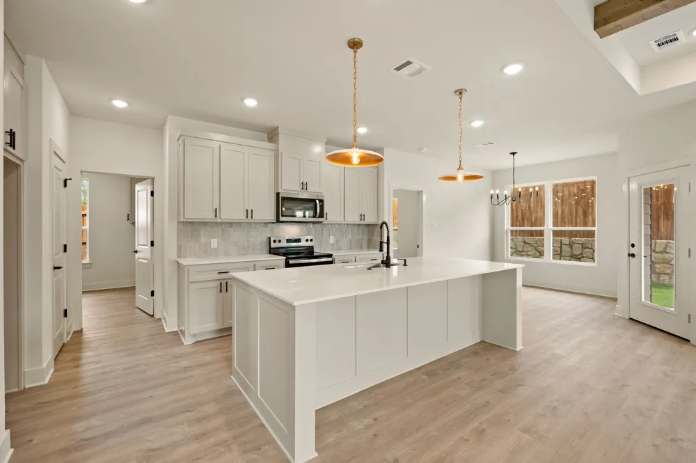 605 Mustang Trail Granbury, TX 76049