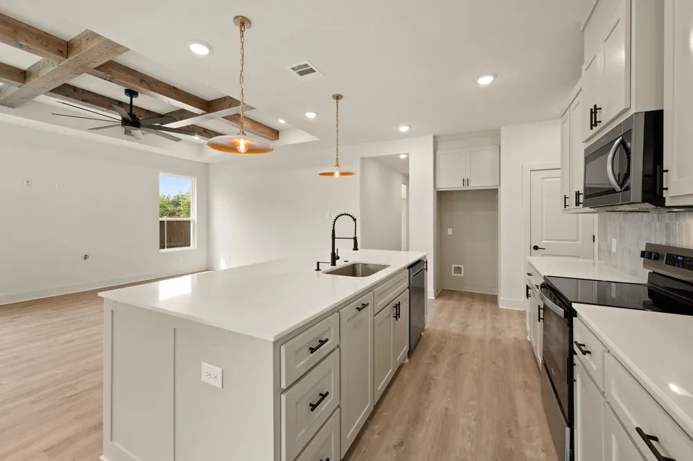 605 Mustang Trail Granbury, TX 76049