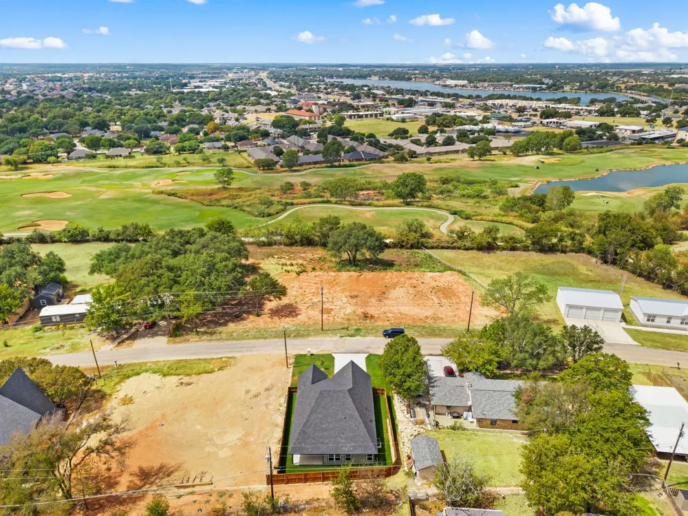 605 Mustang Trail Granbury, TX 76049