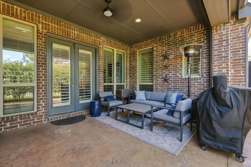 621 The Lakes Boulevard Lewisville, TX 75056