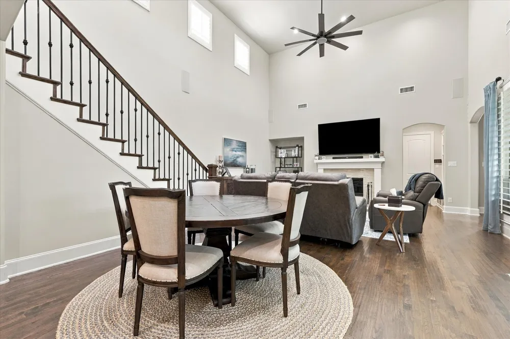 621 The Lakes Boulevard Lewisville, TX 75056