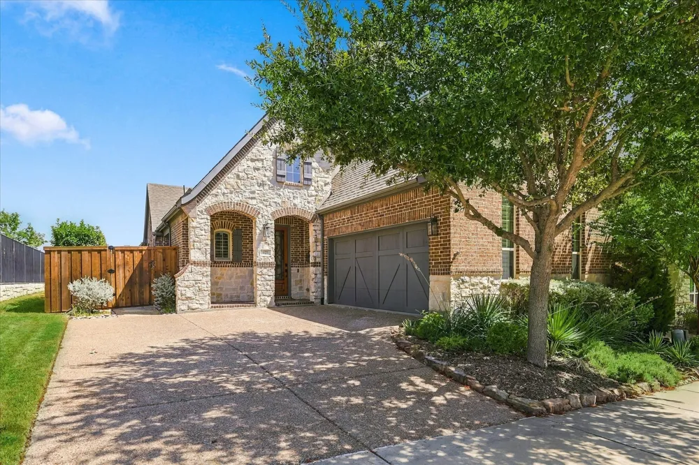 621 The Lakes Boulevard Lewisville, TX 75056
