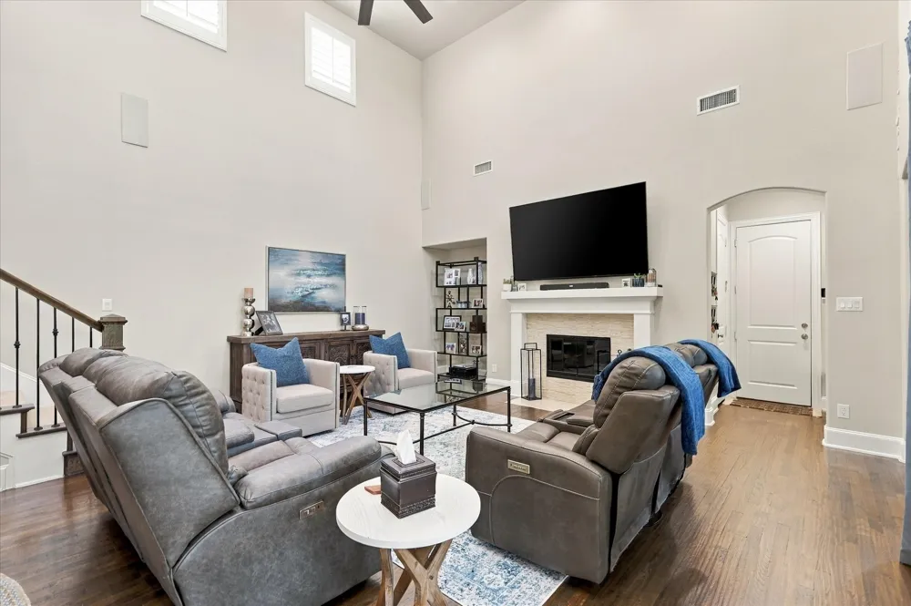 621 The Lakes Boulevard Lewisville, TX 75056