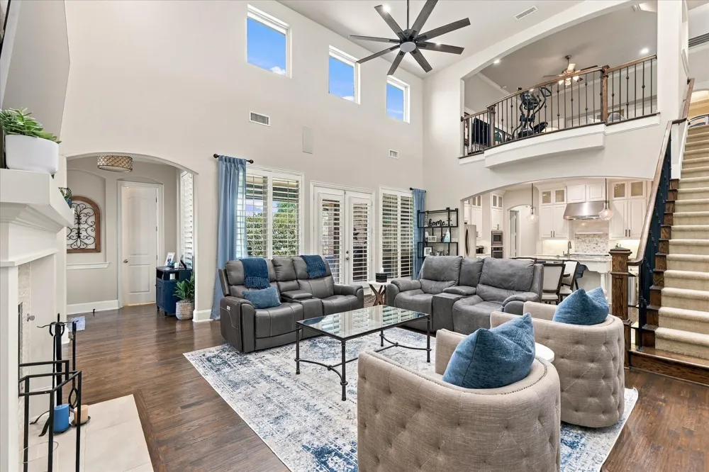 621 The Lakes Boulevard Lewisville, TX 75056