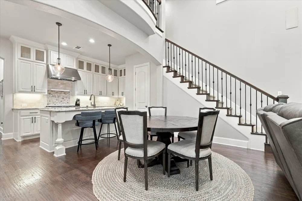 621 The Lakes Boulevard Lewisville, TX 75056