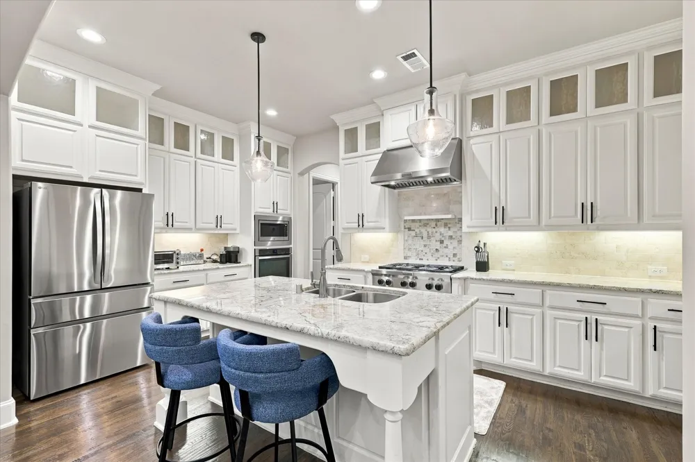 621 The Lakes Boulevard Lewisville, TX 75056