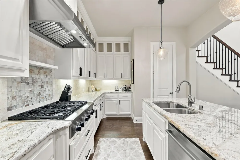 621 The Lakes Boulevard Lewisville, TX 75056