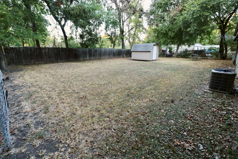 308 Honey Grove St Roxton, TX 75477