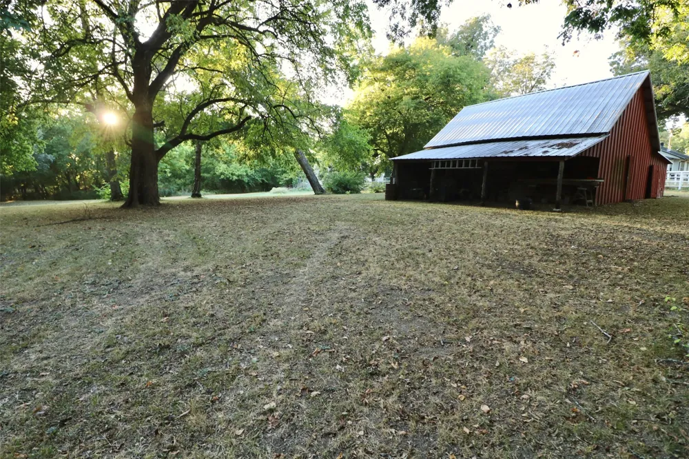 307 Honey Grove St Roxton, TX 75477