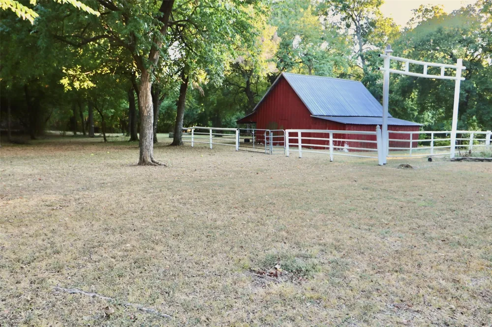 307 Honey Grove St Roxton, TX 75477