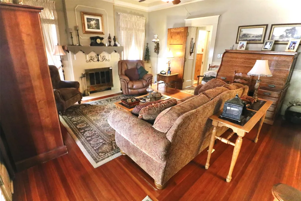 307 Honey Grove St Roxton, TX 75477