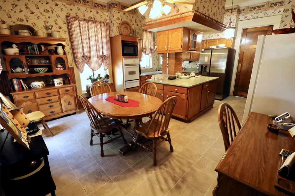 307 Honey Grove St Roxton, TX 75477