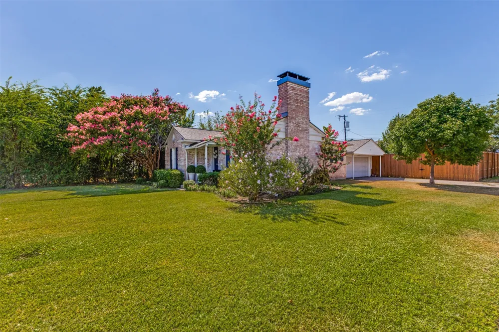 3627 S Versailles Avenue Dallas, TX 75209