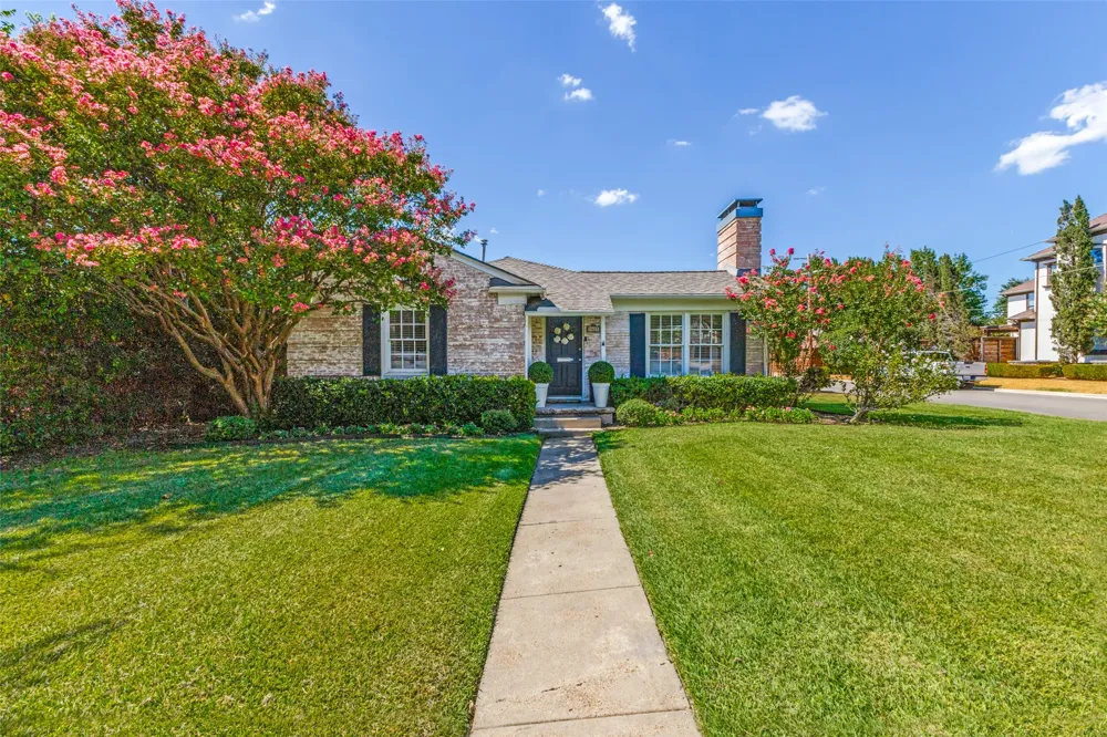 3627 S Versailles Avenue Dallas, TX 75209