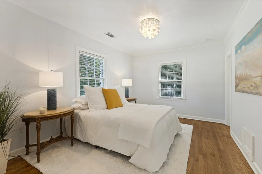 3627 S Versailles Avenue Dallas, TX 75209
