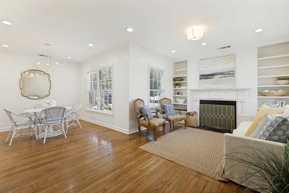 3627 S Versailles Avenue Dallas, TX 75209