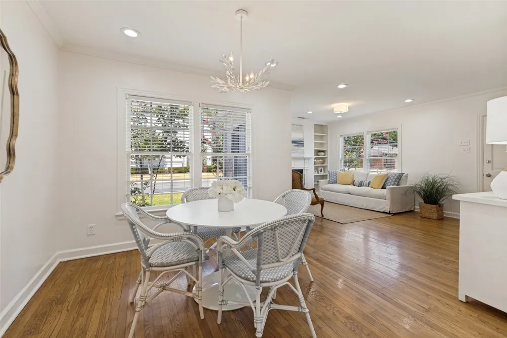 3627 S Versailles Avenue Dallas, TX 75209