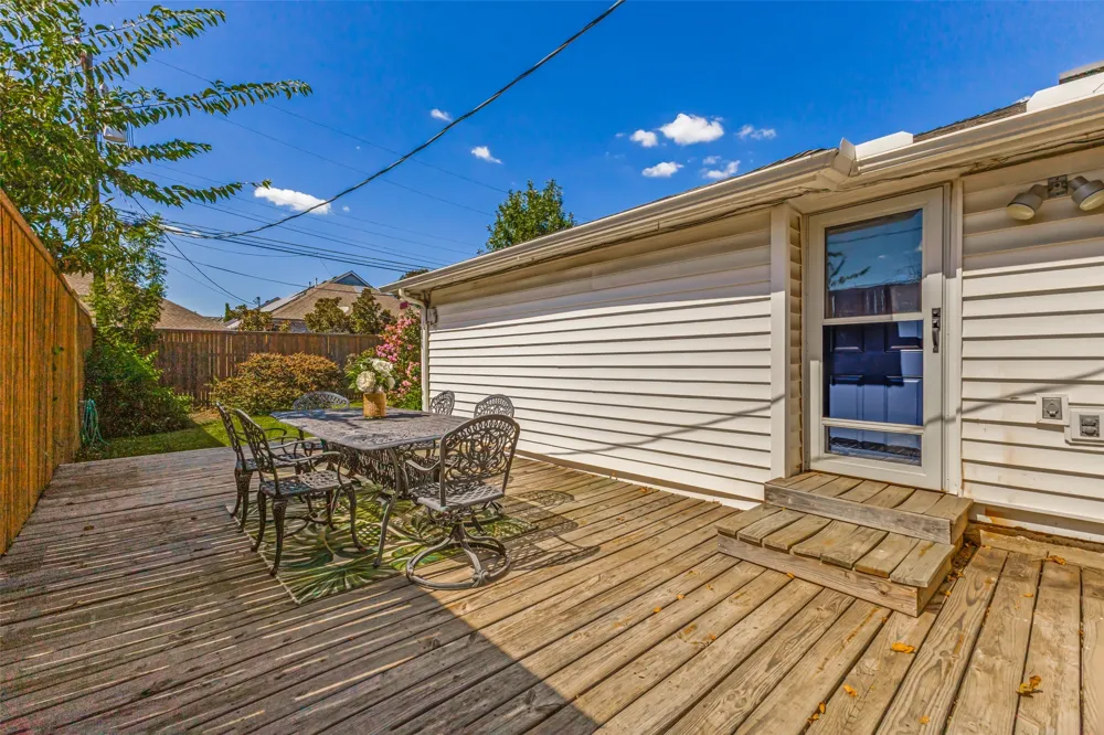 3627 S Versailles Avenue Dallas, TX 75209