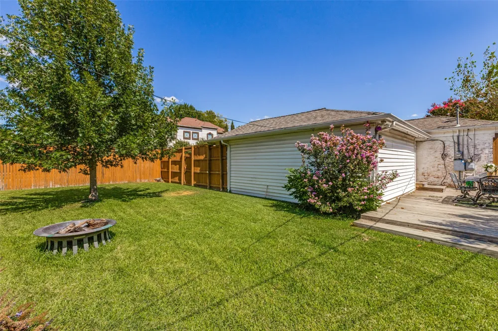 3627 S Versailles Avenue Dallas, TX 75209