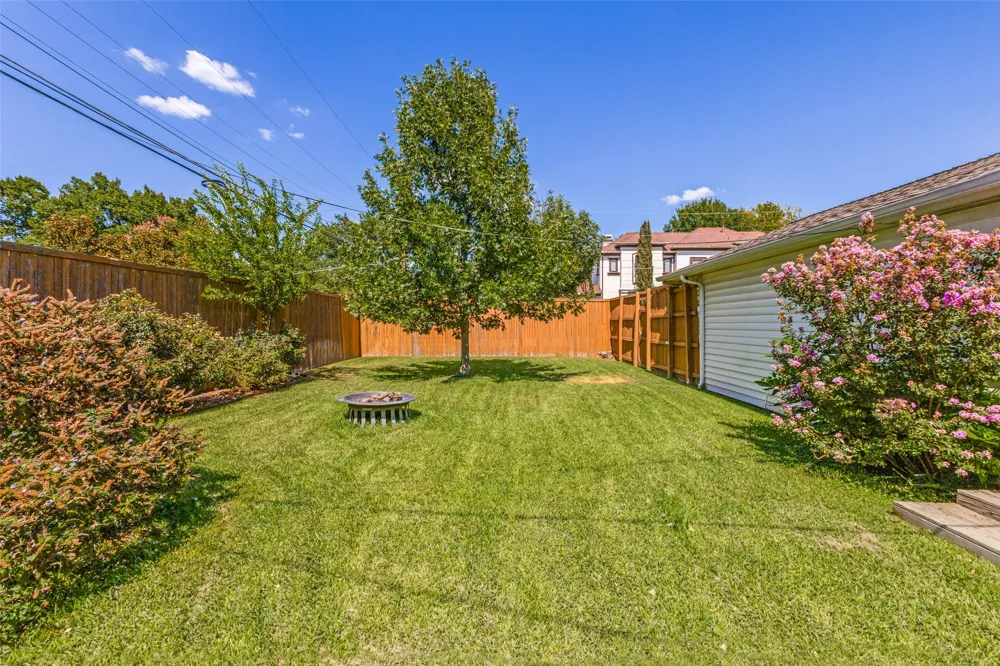 3627 S Versailles Avenue Dallas, TX 75209