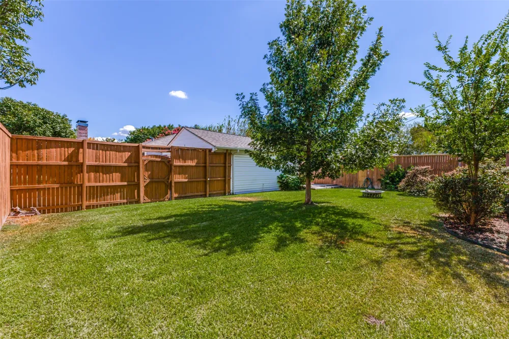 3627 S Versailles Avenue Dallas, TX 75209
