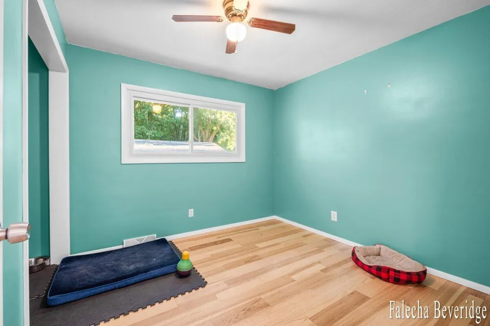 1624 W Giles Road Muskegon, MI 49445
